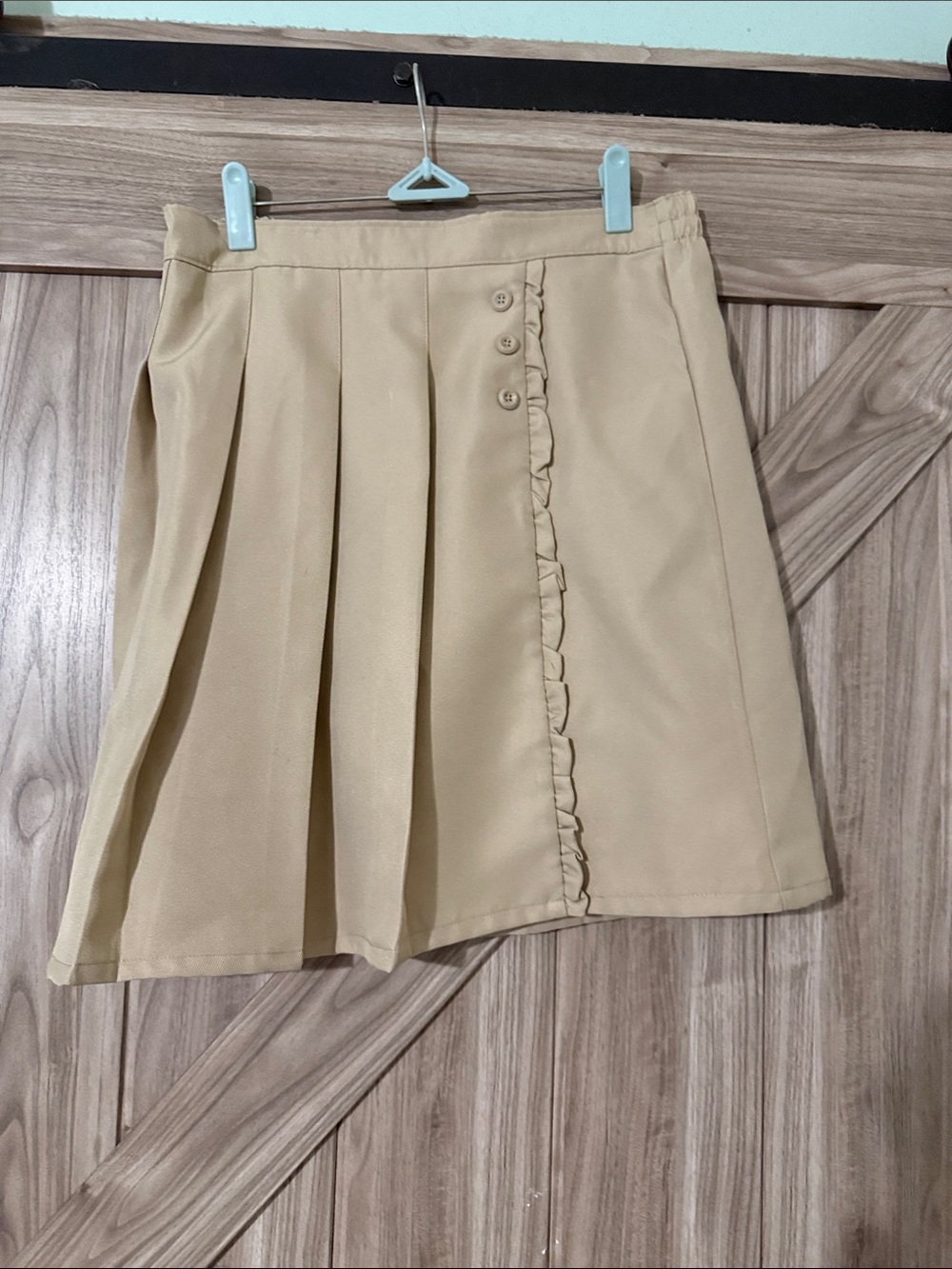 Nautica Tan Pleated Mini Skirt with Ruffle Button Accent